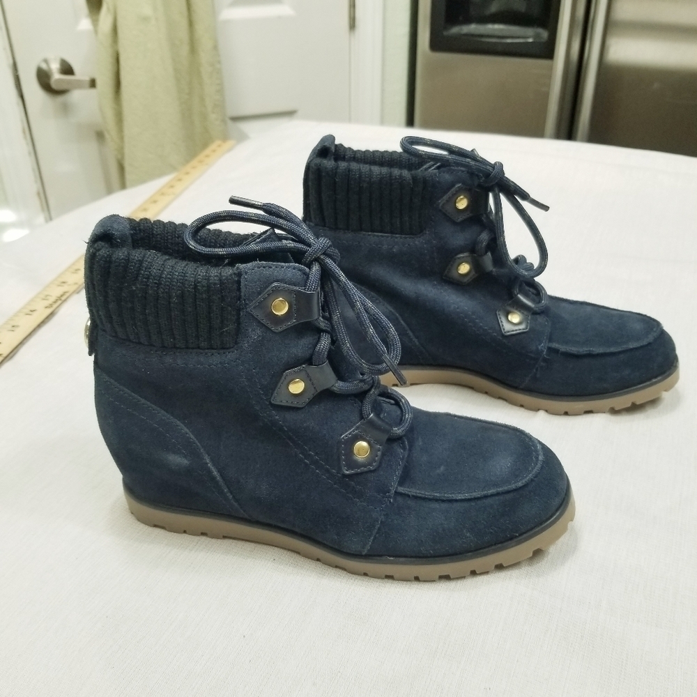 TOMMY HILFIGER Womens Serafin Blue Suede concealed Wedge Sz 6.5 Bootie‎ NWOB